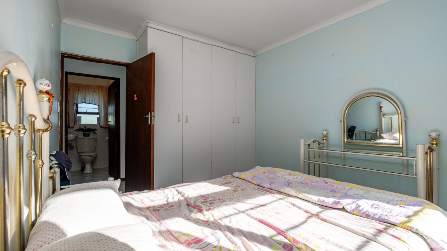 3 Bedroom Property for Sale in Denneoord Western Cape